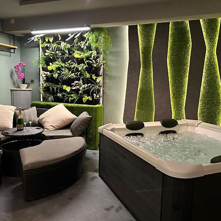 Leo Apartment Suite & Private Spa Zone - Old City Μπρατισλάβα Εξωτερικό φωτογραφία