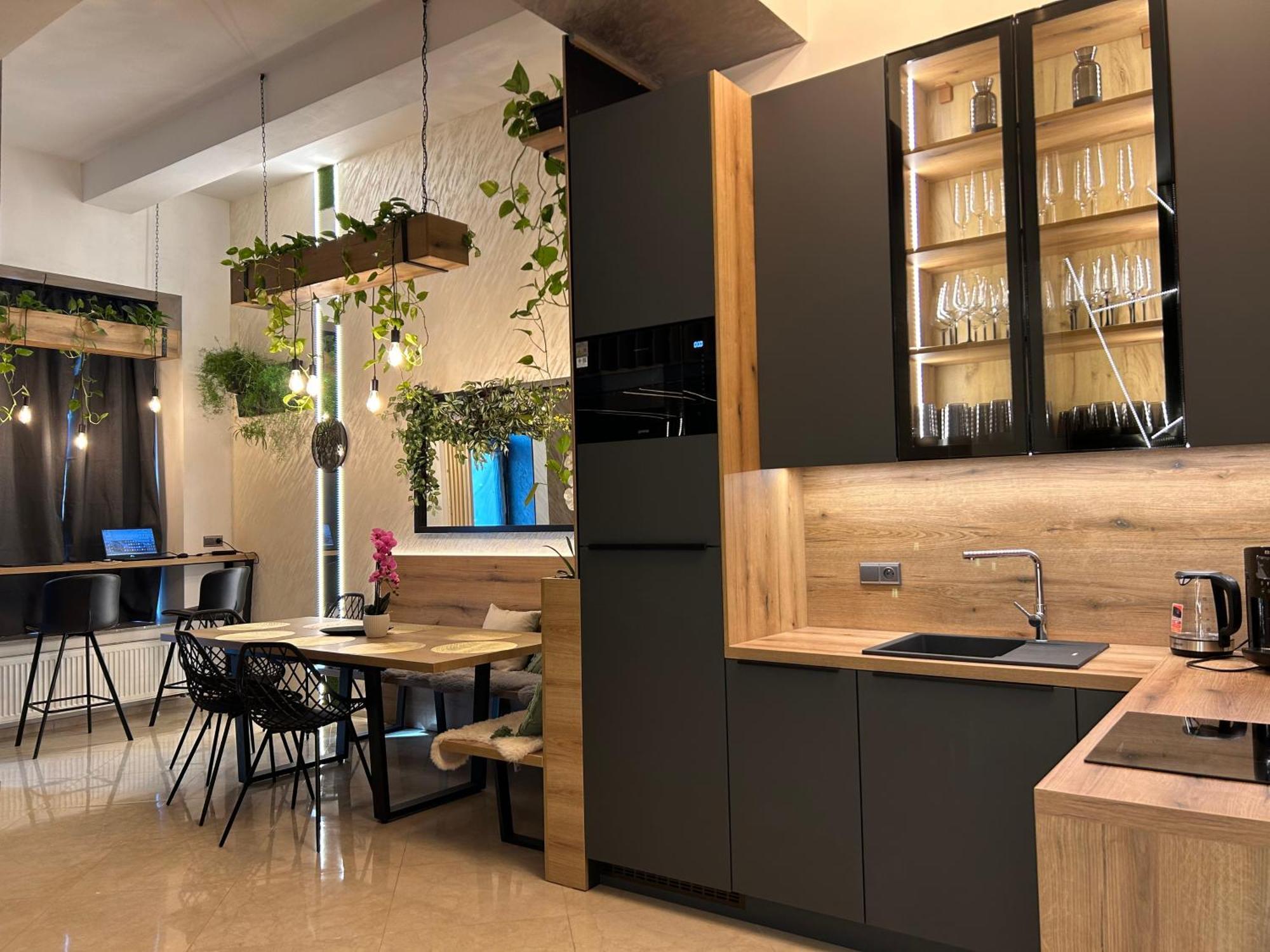 Leo Apartment Suite & Private Spa Zone - Old City Μπρατισλάβα Εξωτερικό φωτογραφία