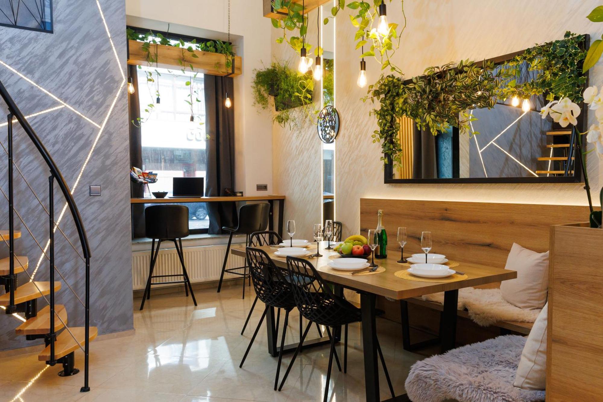 Leo Apartment Suite & Private Spa Zone - Old City Μπρατισλάβα Εξωτερικό φωτογραφία