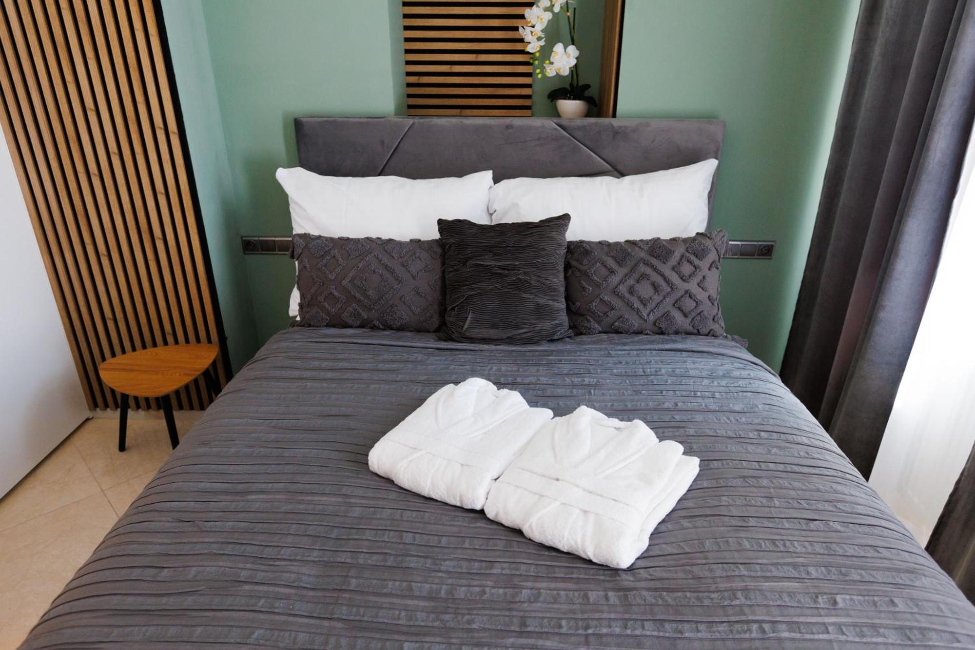 Leo Apartment Suite & Private Spa Zone - Old City Μπρατισλάβα Εξωτερικό φωτογραφία