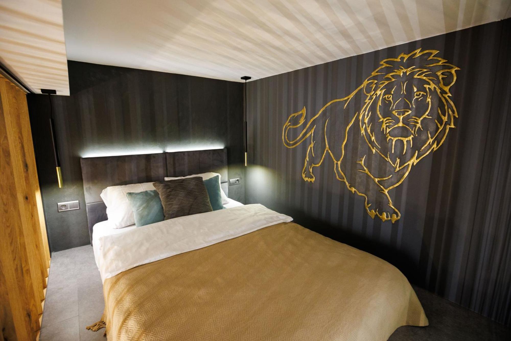 Leo Apartment Suite & Private Spa Zone - Old City Μπρατισλάβα Εξωτερικό φωτογραφία